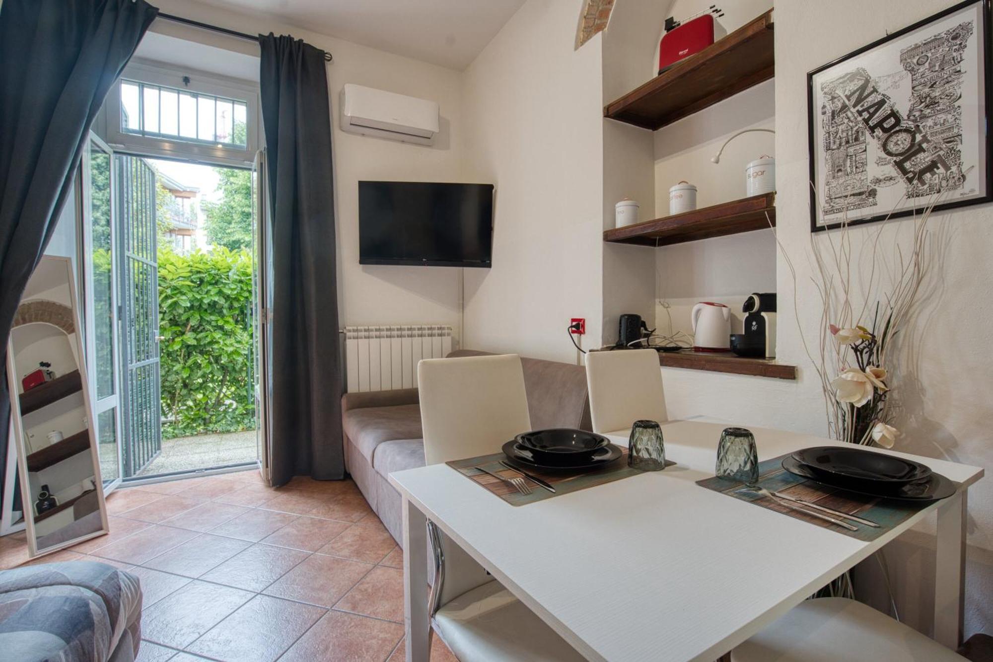 Dieghouse - Monolocale Con Cortile In Corte Lombarda Vicino Al Centro Монца Экстерьер фото